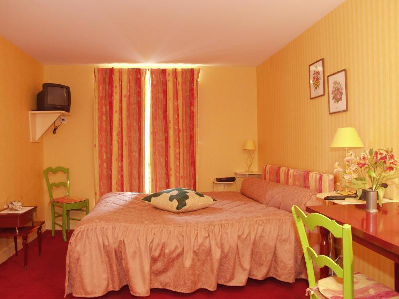 Logis hôtel Ô en Couleur Oucques-la-Nouvelle Exterior foto